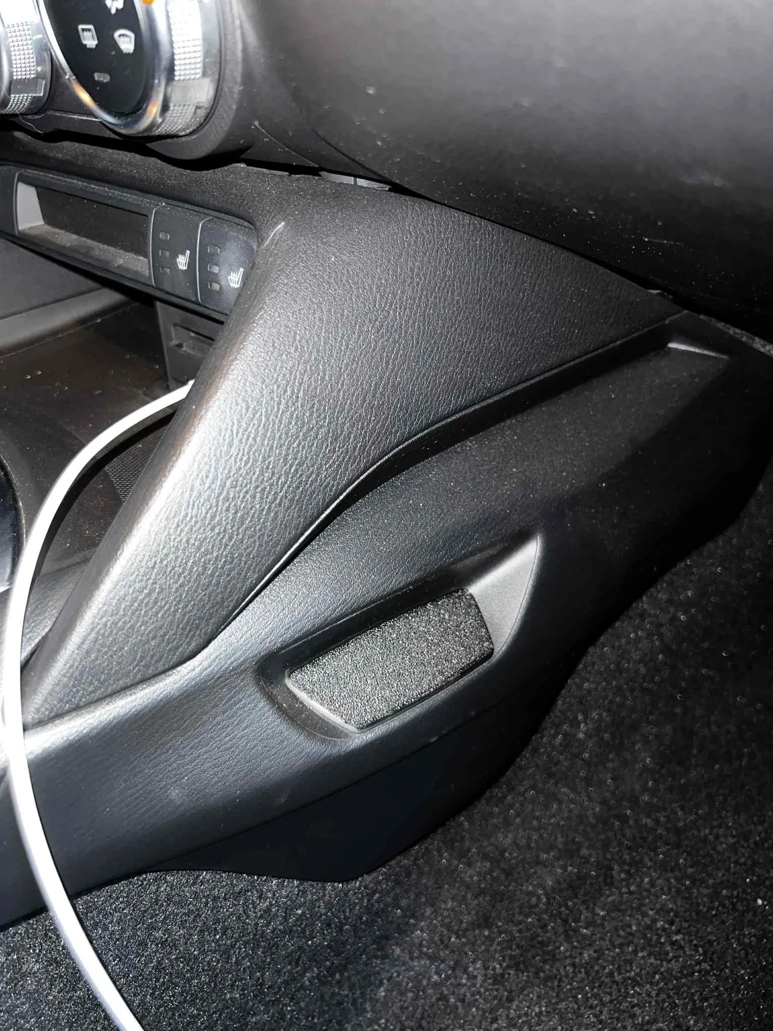 MX5 CUP Holder Plug – Image 2